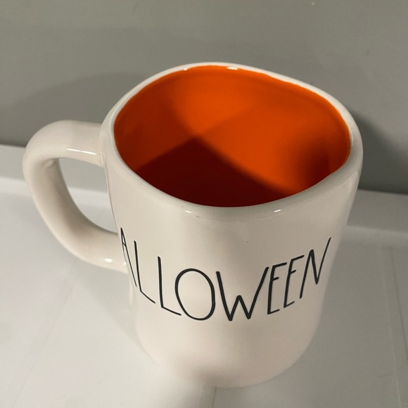 RAE DUNN “ HAPPY HALLOWEEN “ Mug 16oz - Picture 4 of 4